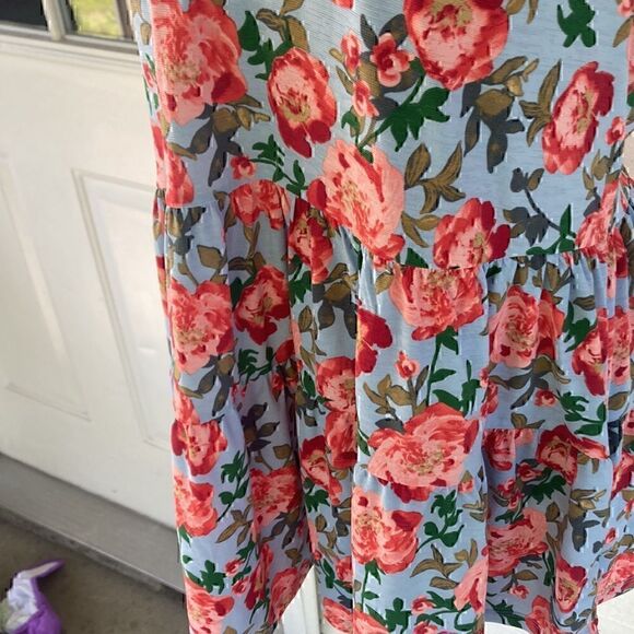 Be Stage boutique large tank top        D - Picture 3 of 6